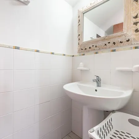 Ambra One Apartment *